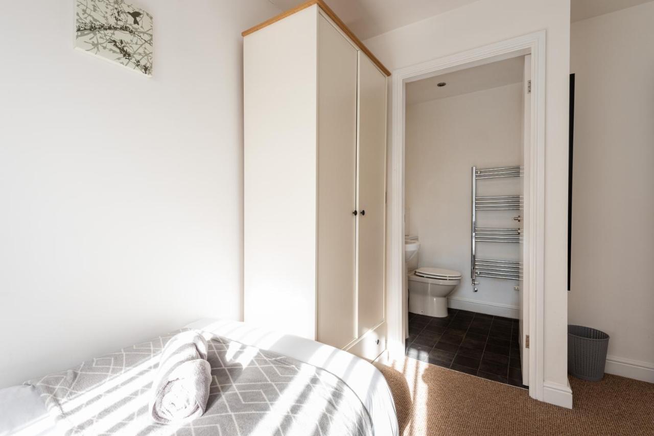 Hébergement de vacances Parking - Spacious - Smart Tv - Self Checkin - Garden - King Derby